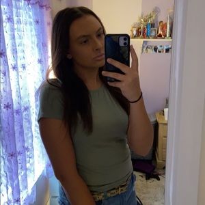 Meet your Posher, Larissa